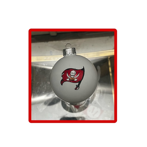 NFL Tampa Bay Buccaneers Holiday Ornament - Picture 1 of 3